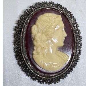 Vintage Cameo Brooch‎ Oval Portrait Lady Filigree Frame Antique Style Pin
60's